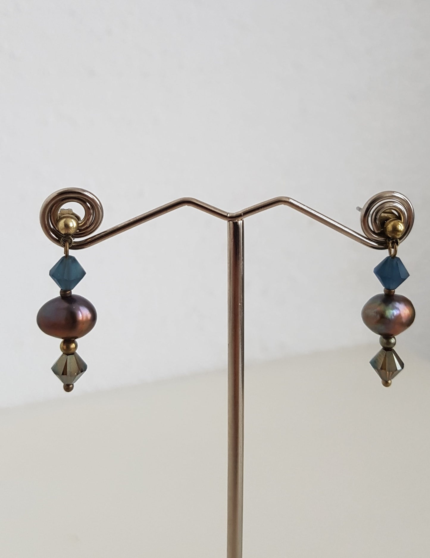 Dark freshwater Pearl Earrings/blue