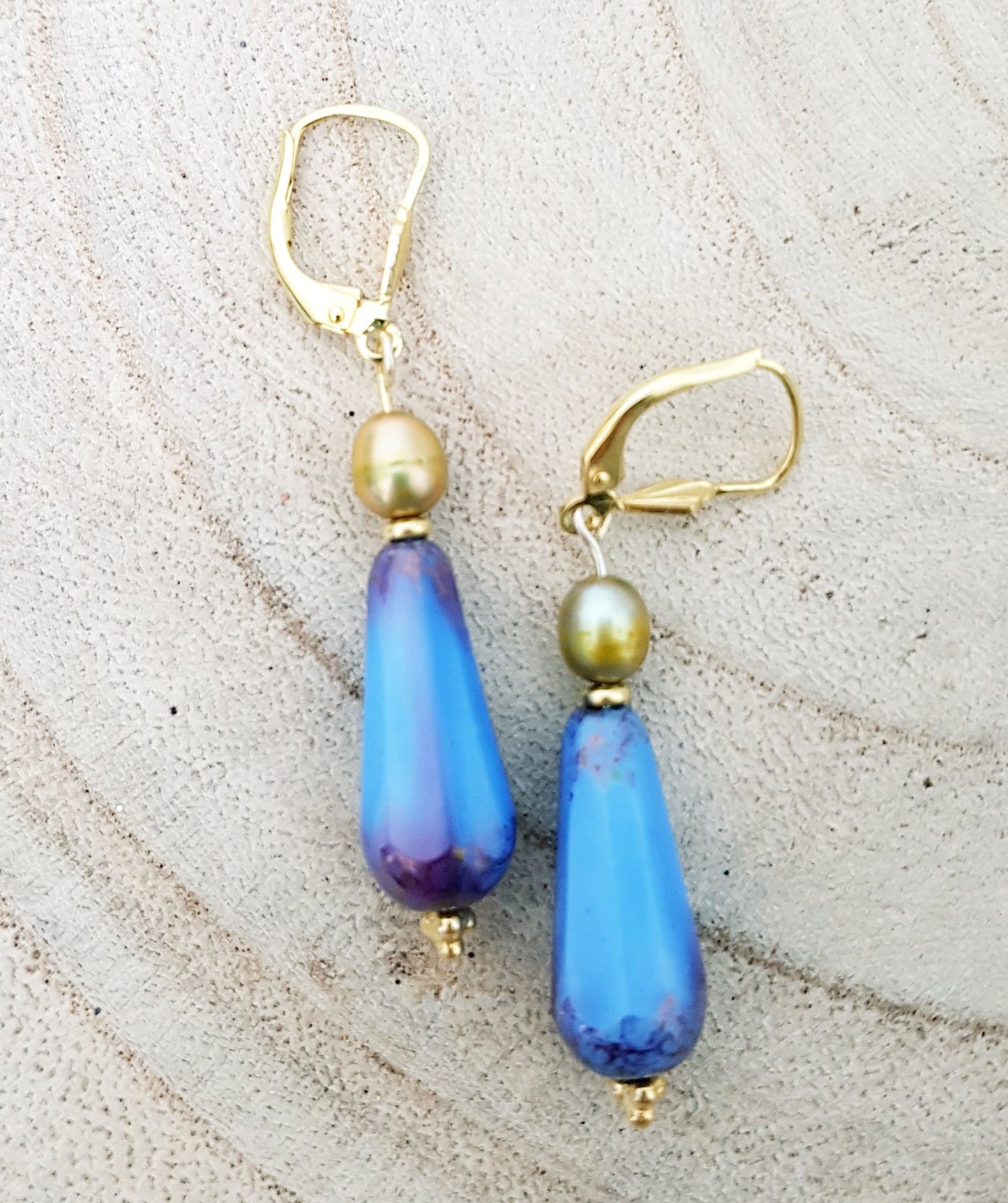 Czech glass drop earrings/green pearl