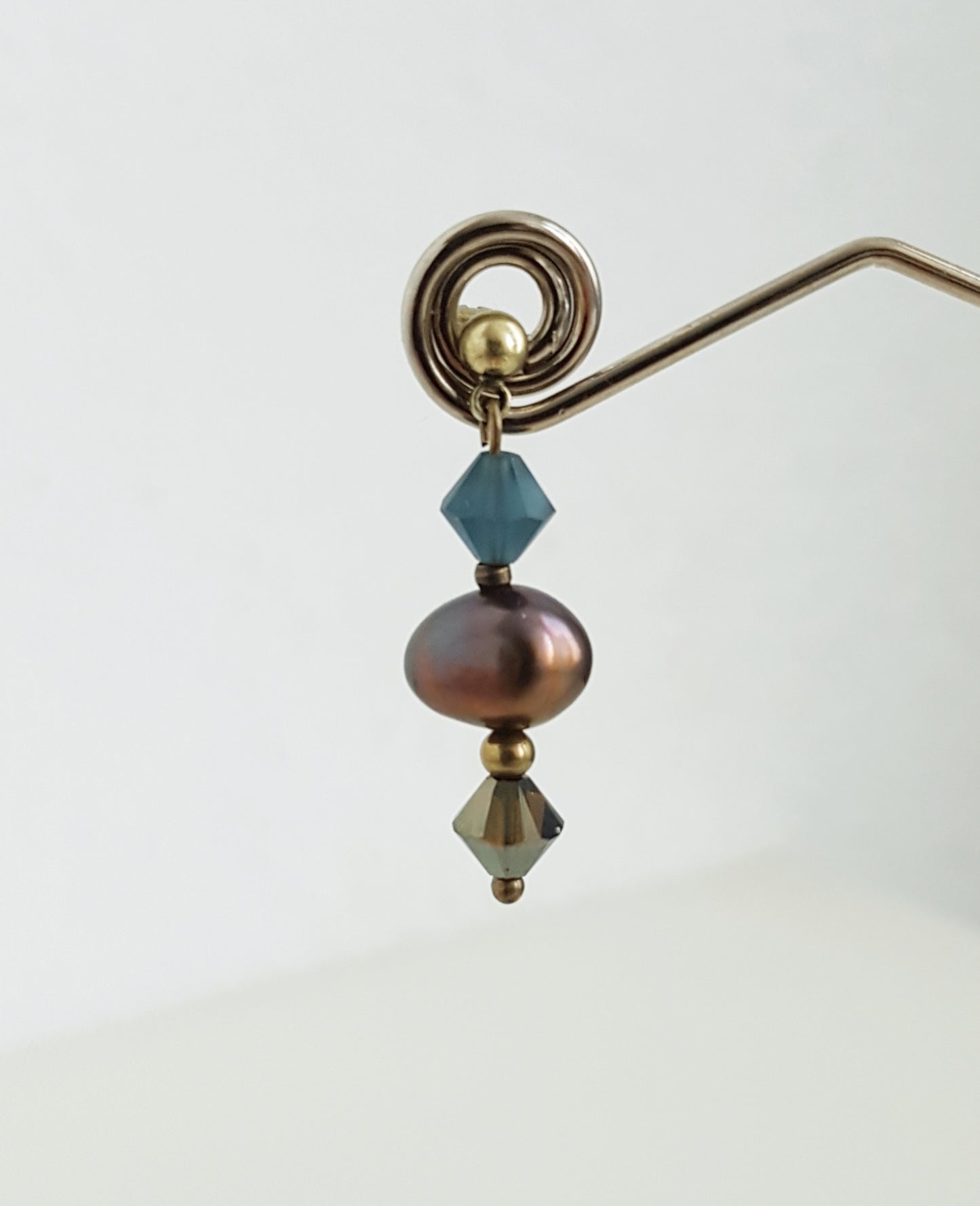 Ace of Cups Jewellery Dark freshwater Pearl Earrings/blue