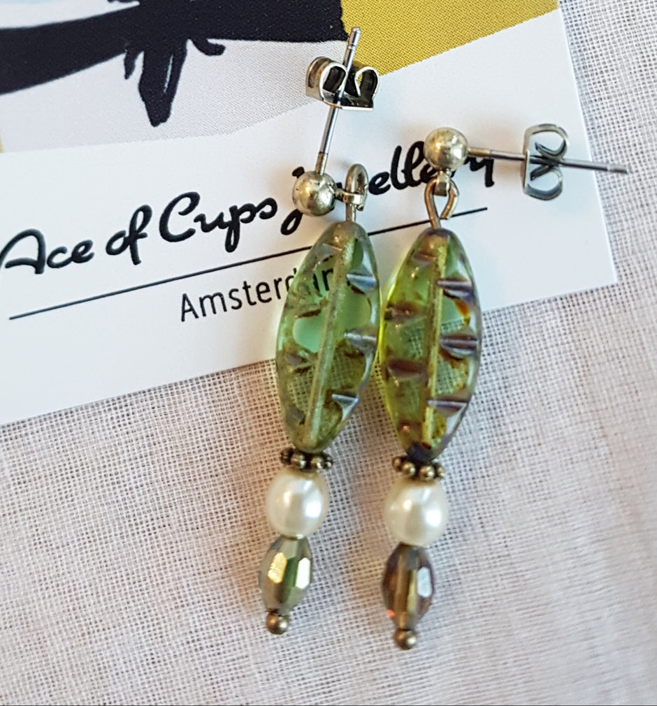 Ace of Cups Jewellery Green leaf Earrings/white pearl
