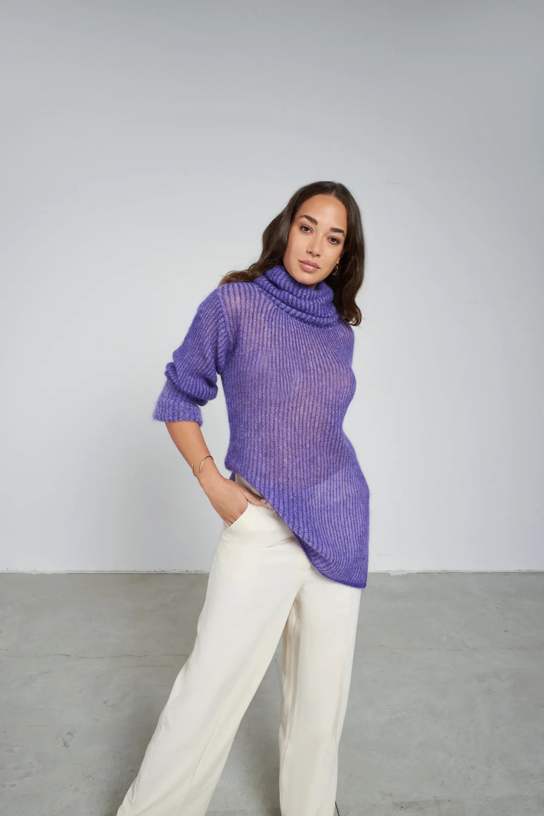 Tenné Airy Sweater with Extra High Collar