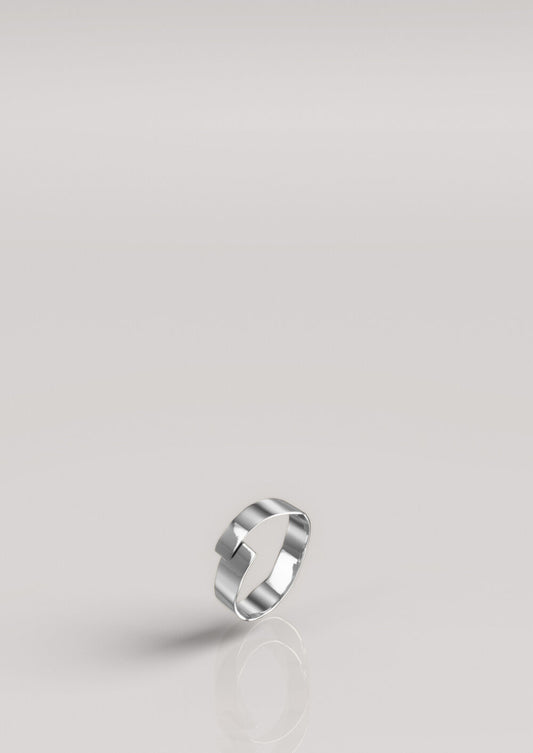 Love, Nena Hammered Simple Ring Silver