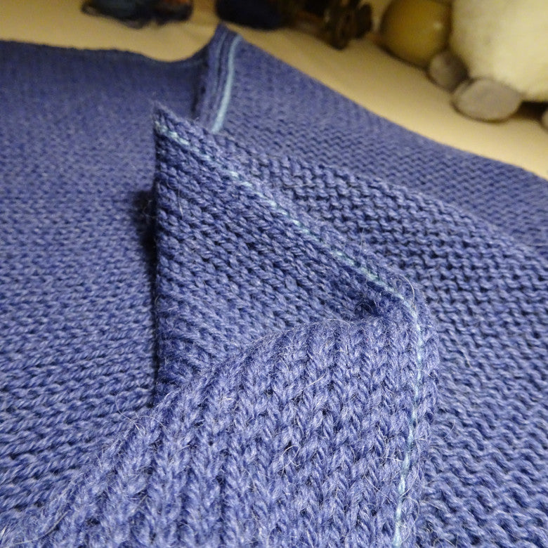 Passionis Verae Knitted Shawl - Blue