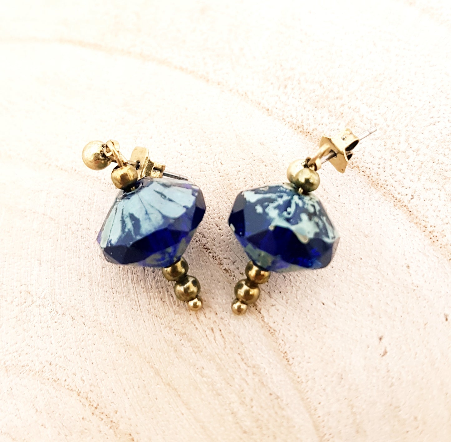 Ace of Cups Jewellery Czech delight earrings/dark blue